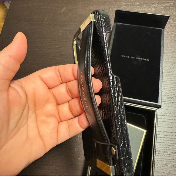 Statement Case 12 Pro Max Neo Noir Croco Strap Handle - Picture 8 of 11